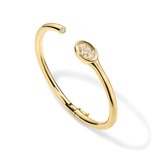 Atha Cuff 2.01ct Oval Diamond